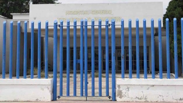 Habilitan ex hospital general de Matamoros como albergue para migrantes.