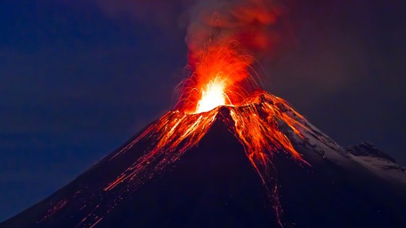 Mueren 22 alpinistas en erupción del volcán Merapi