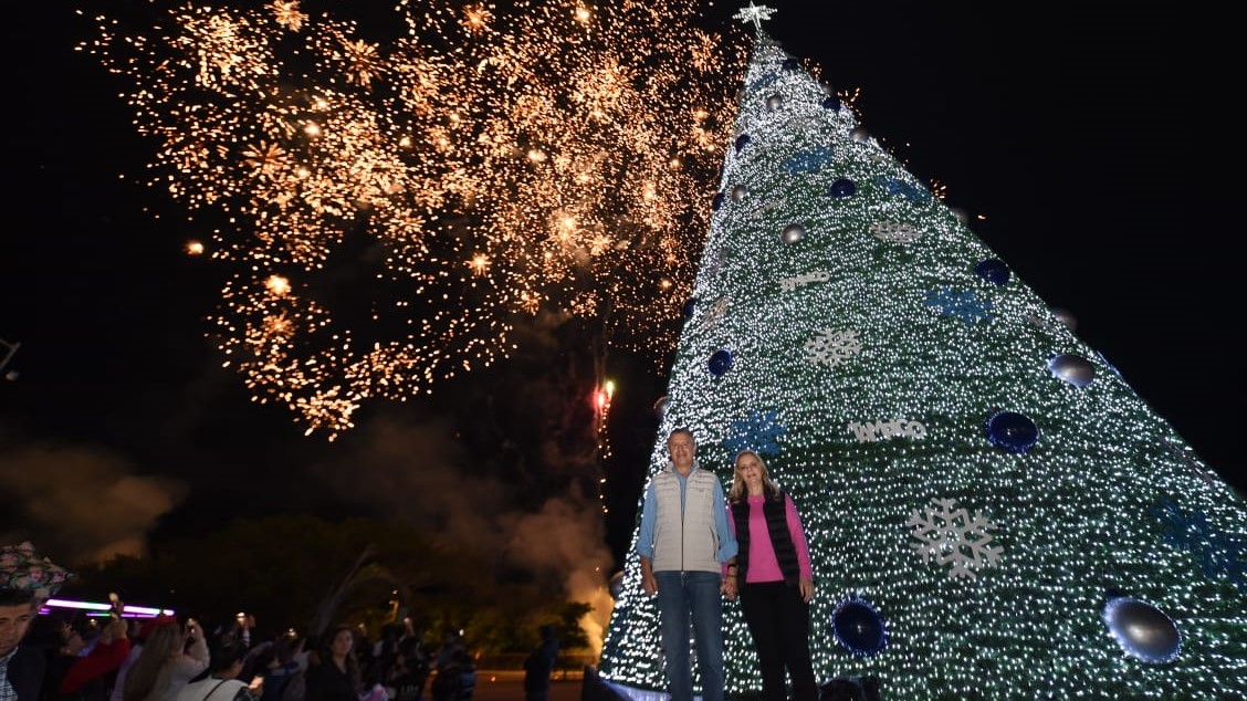 Espectacular Encendido del Pino Navideño en Tampico
