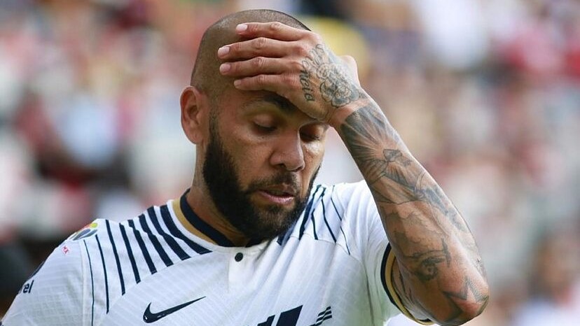 Piden 12 años de cárcel para Dani Alves por agresión sexual
