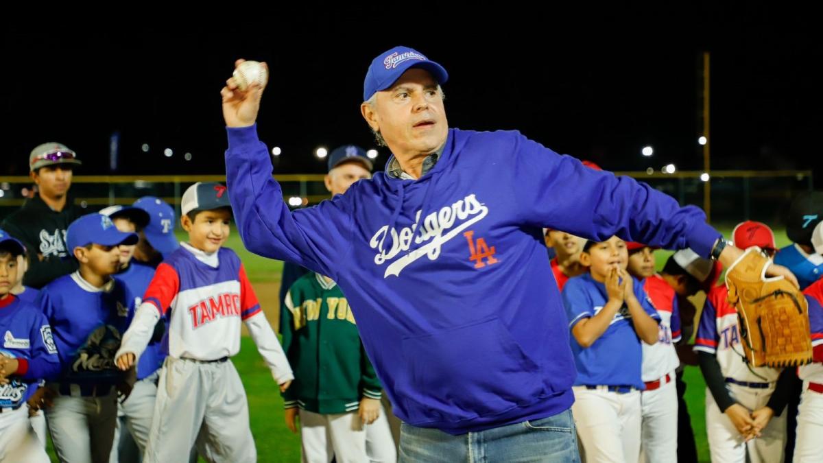 Inauguran moderno sistema de alumbrado en el parque de beisbol en Tampico