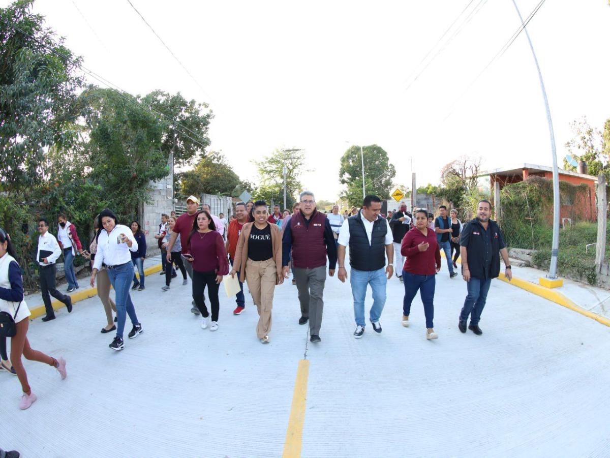 Pavimentan colonia Nuevo Lomas del Real del Sector Monte Alto en Altamira
