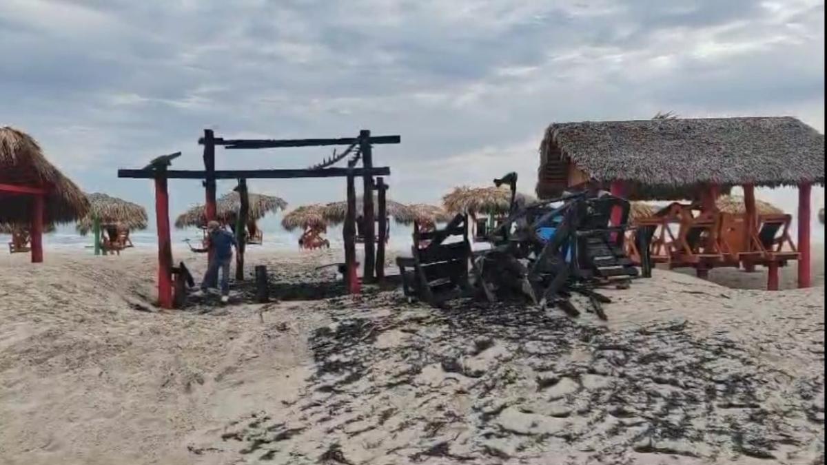 Sujeto Alcoholizado Incendia Palapa En Playa Miramar Noticias24siete 6995