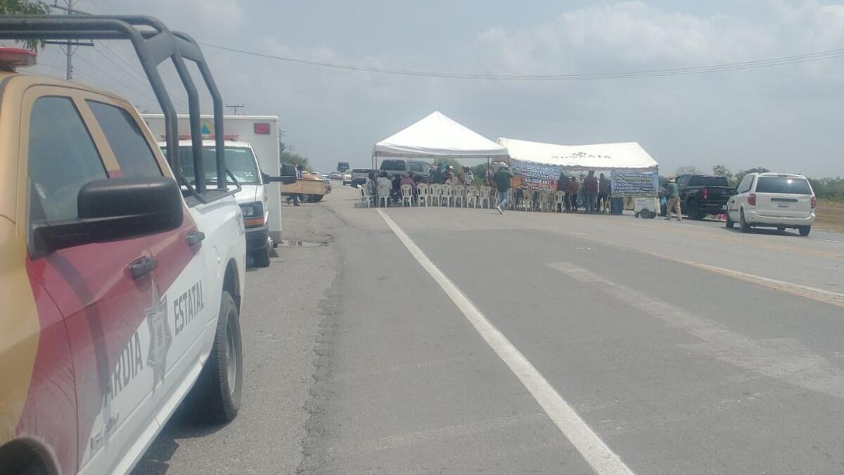 Continúa bloqueo de agricultores en carretera Matamoros – Victoria