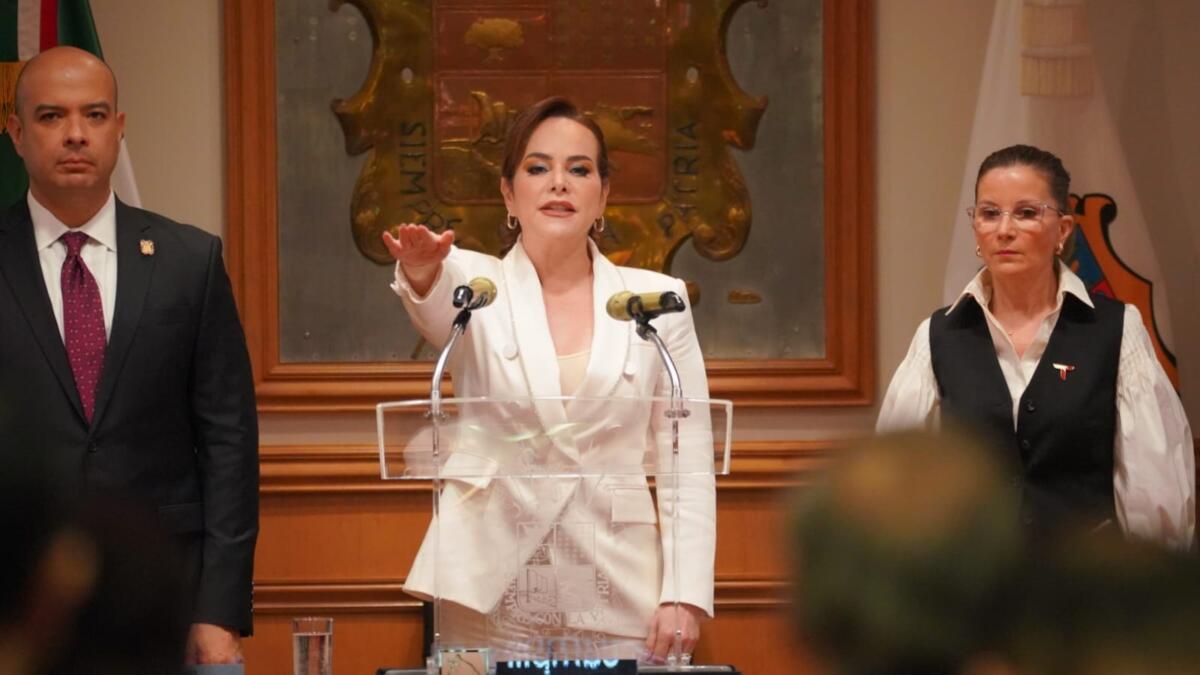Carmen Lilia Canturosas rinde protesta como Presidenta Municipal de Nuevo Laredo