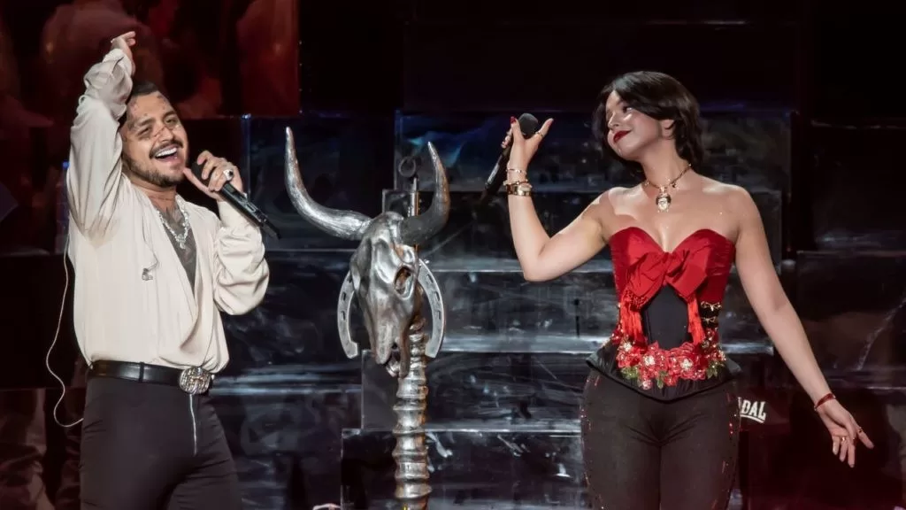 Revelan imagen inédita de la boda de Ángela Aguilar y Christian Nodal