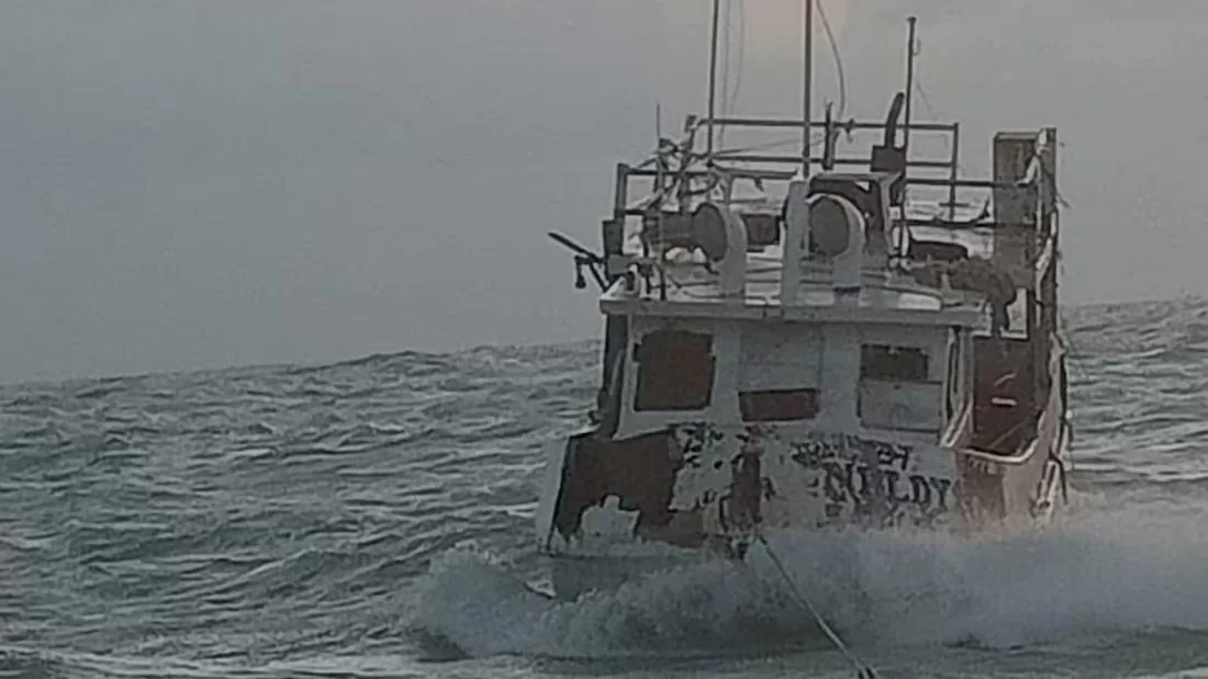 Localizan embarcación con 4 tripulantes desaparecidos en altamar durante el huracán Milton