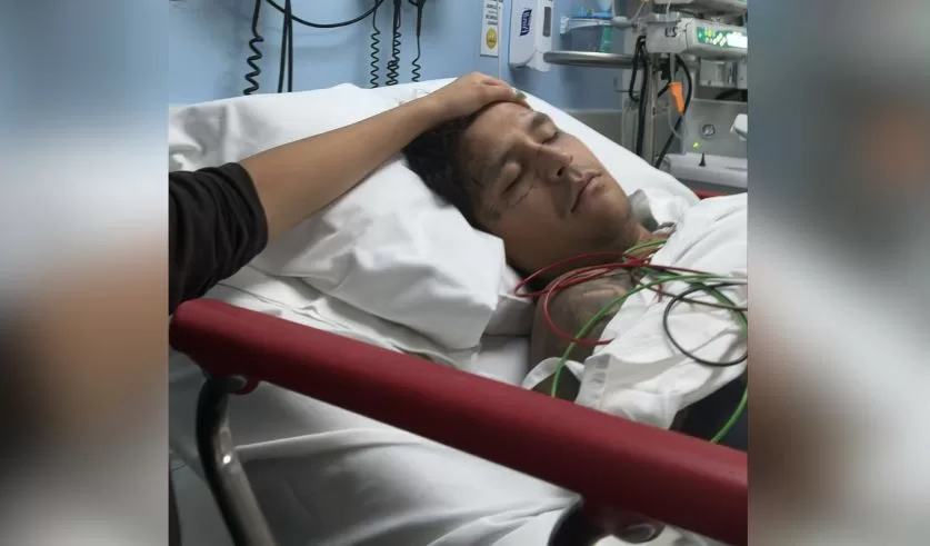 Christian Nodal es hospitalizado de urgencia