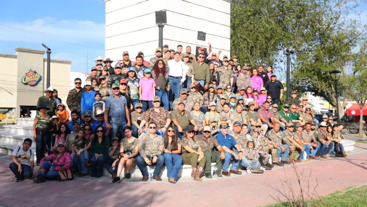 Desfilan cazadores y pescadores previo a la temporada cinegética 2024-2025