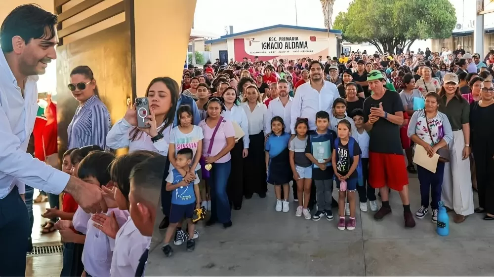 Carlos Peña Ortiz lleva más Becas Municipales a sectores vulnerables de Reynosa