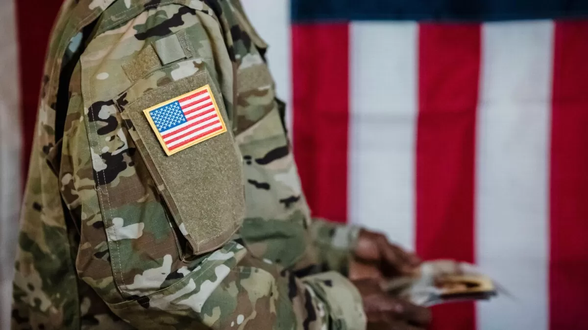 EU expulsará a militares transgénero; solo reconocen dos sexos: masculino y femenino