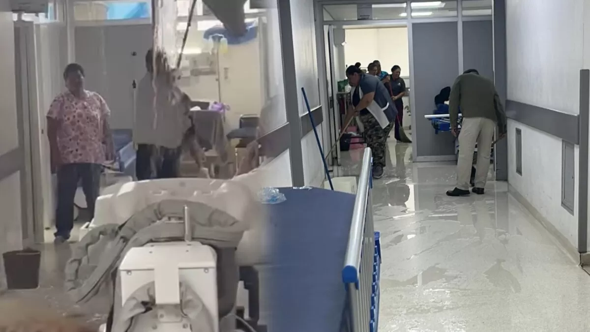 Colapsa techo del hospital del ISSSTE en Matamoros
