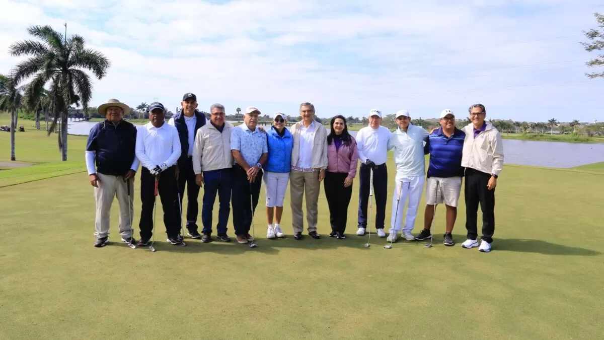 Premia gobernador Américo Villarreal a ganadores de Torneo de Golf DIF Tampico 2025