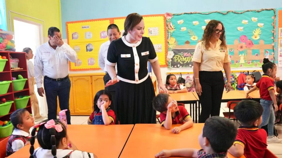 Carmen Lilia Cantúrosas Villarreal entrega obras de infraestructura educativa en el poniente de Nuevo Laredo