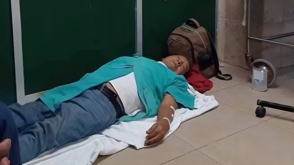 Denuncian renta de camillas en hospital del IMSS Madero