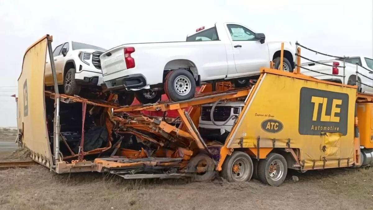Tren embiste a nodriza en Altamira; transportaba camionetas 2025