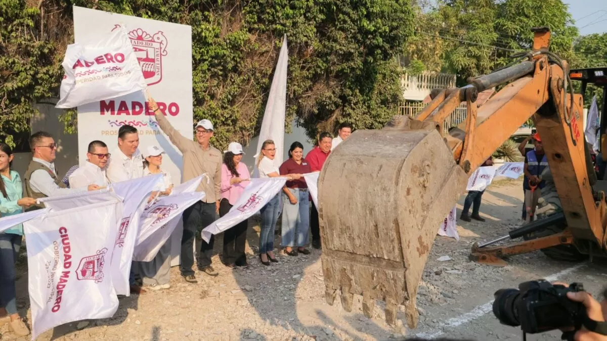 Tras 50 años de espera, Erasmo inicia otra calle más en sector Benito Juárez