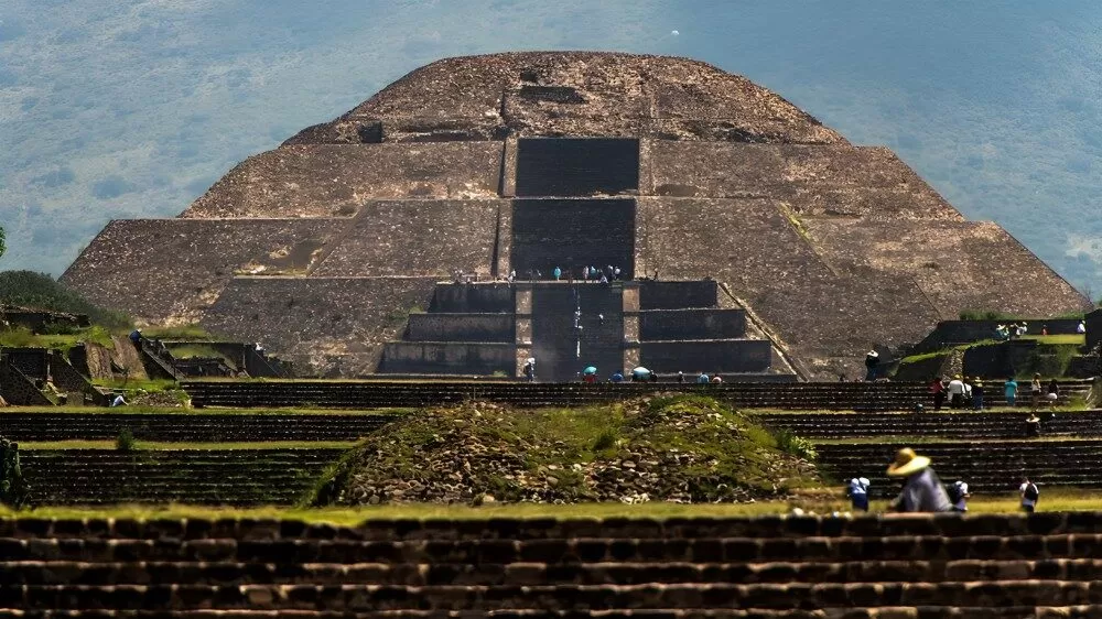 Cuatro años después, la Pirámide de la Luna en Teotihuacán reabre al público