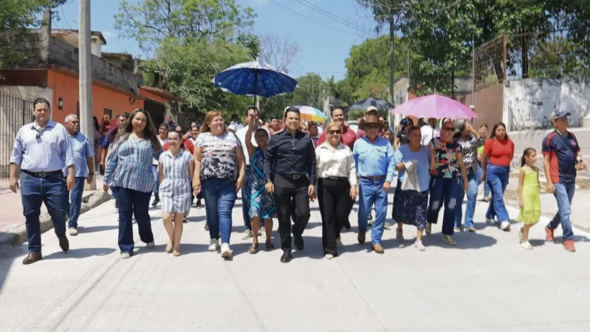 Inaugura alcalde calle de concreto hidráulico en colonia Tamatán