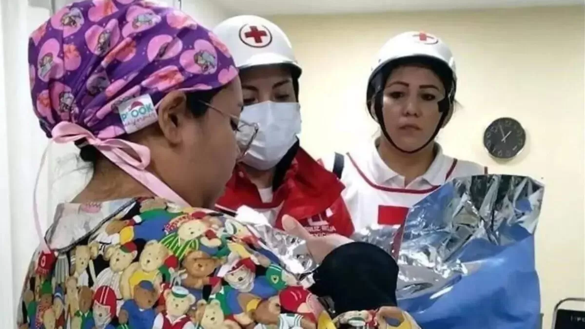Encuentran a recién nacida abandonada en baño de empresa en Nuevo León