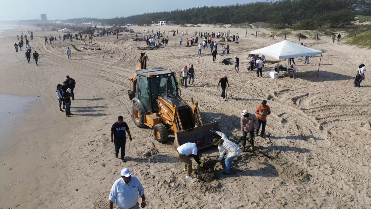 Playa Miramar más limpia y segura: Erasmo González