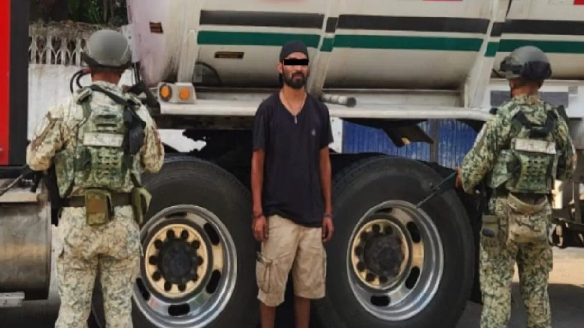 Ejército Mexicano asegura tractocamión con 68 mil litros de desecho de petróleo en Altamira