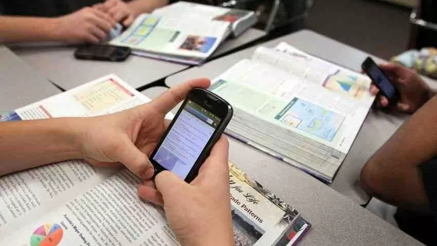 Aprueba Congreso de Tamaulipas prohibir uso de celulares en escuelas
