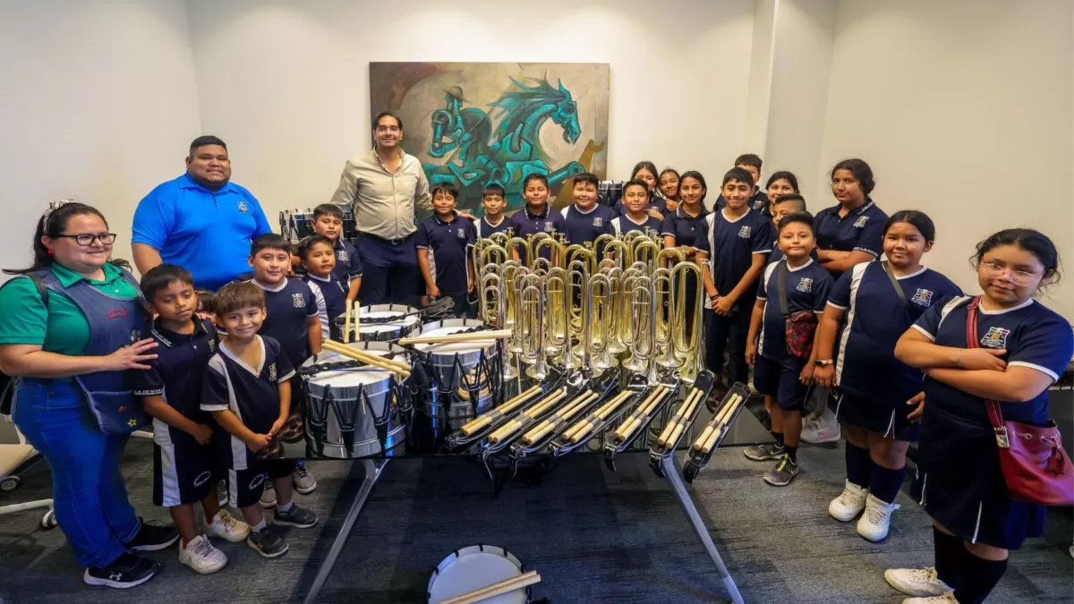 Recibió Banda de Guerra instrumentos entregados por el Alcalde Carlos Peña Ortiz
