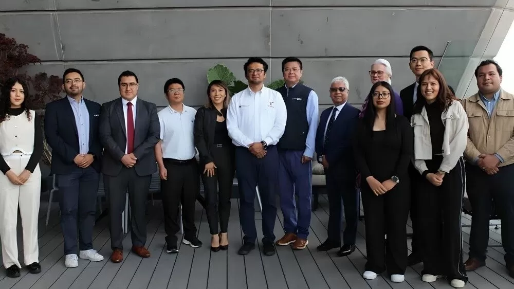 Sostienen reunión estratégica SEDENER y directivos del Parque Eólico “Huizache”