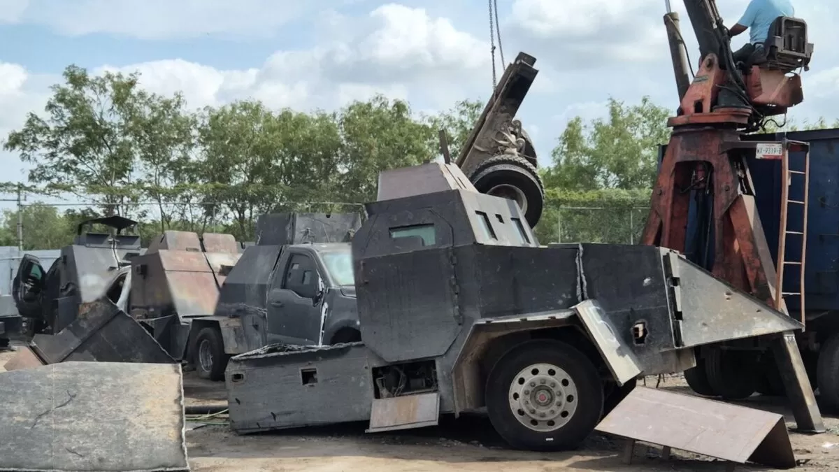 FGR destruye 15 vehículos con blindaje artesanal en Tamaulipas