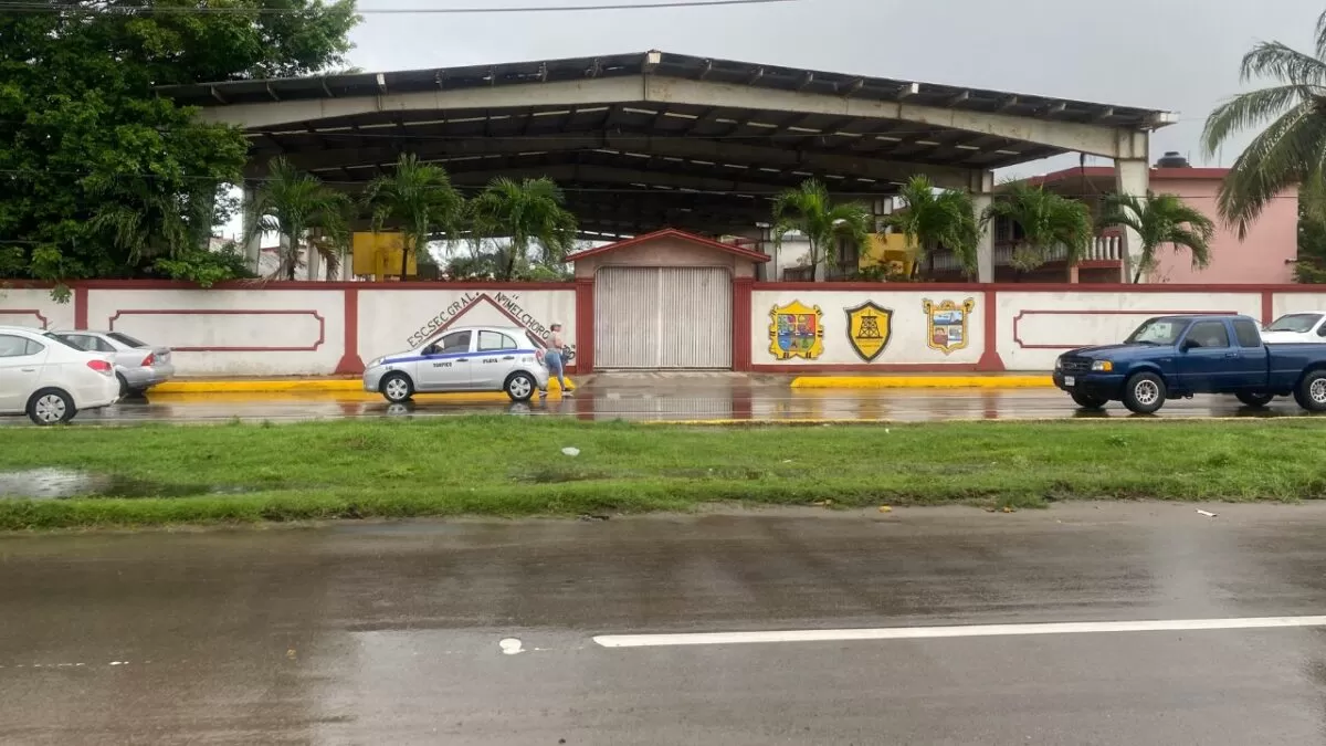 Suspenden clases en Madero por accesos escolares inundados