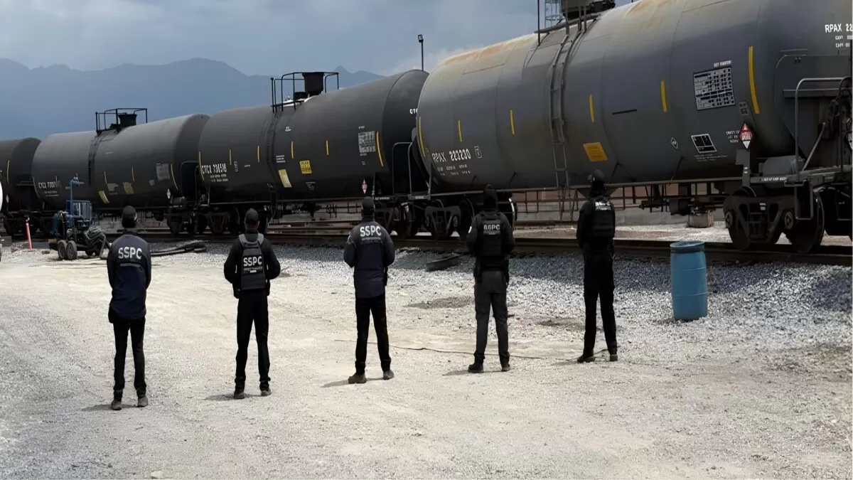 Desmantelan red de huachicol; aseguran armas, vehículos y animales exóticos