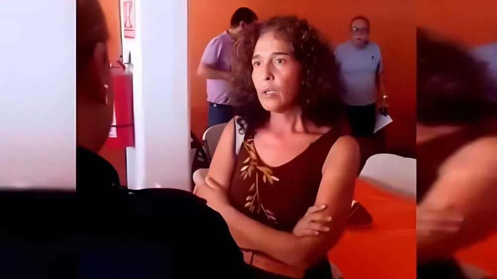 “Lady Chile” se niega a pagar quesadilla por estar picosa