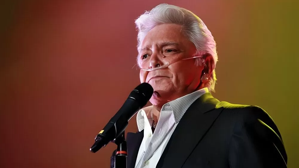 Hospitalizan de emergencia a Alberto Vázquez