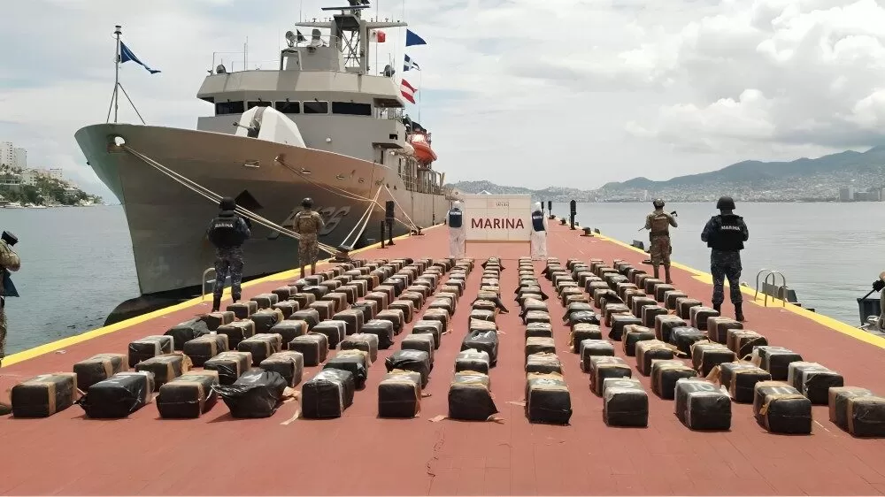 Decomisan 3.5 toneladas de cocaína frente a costas de Guerrero