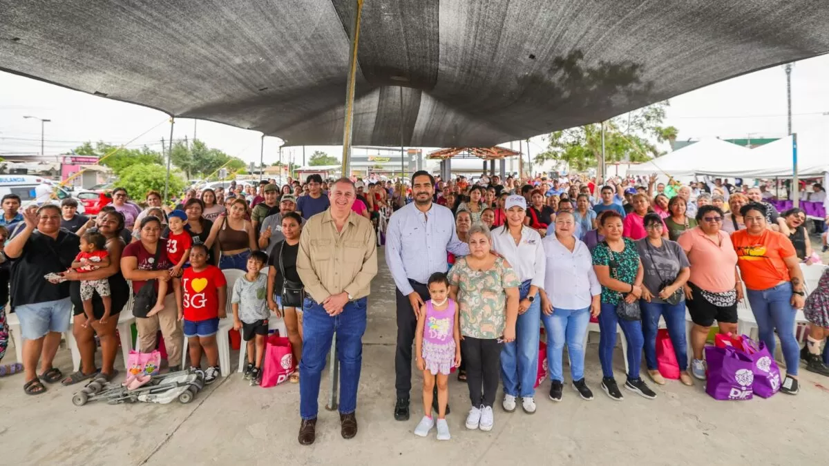 Llevó Alcalde Carlos Peña Ortiz apoyos al fraccionamiento Hacienda las Bugambilias
