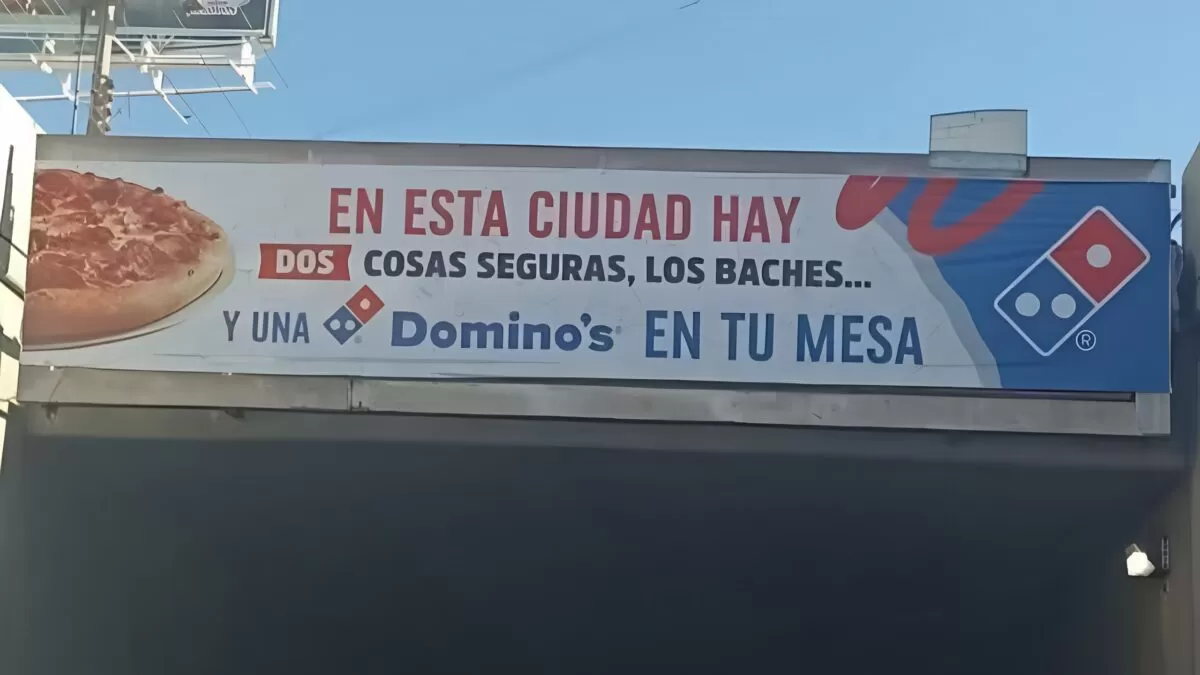 Clausuran sucursal de Domino’s Pizza tras burla por baches en su publicidad