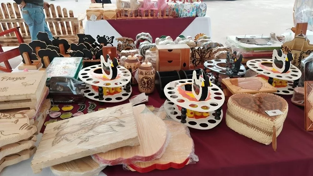 Instalan módulo en Playa Miramar para vender artesanías hechas por personas privadas de la libertad