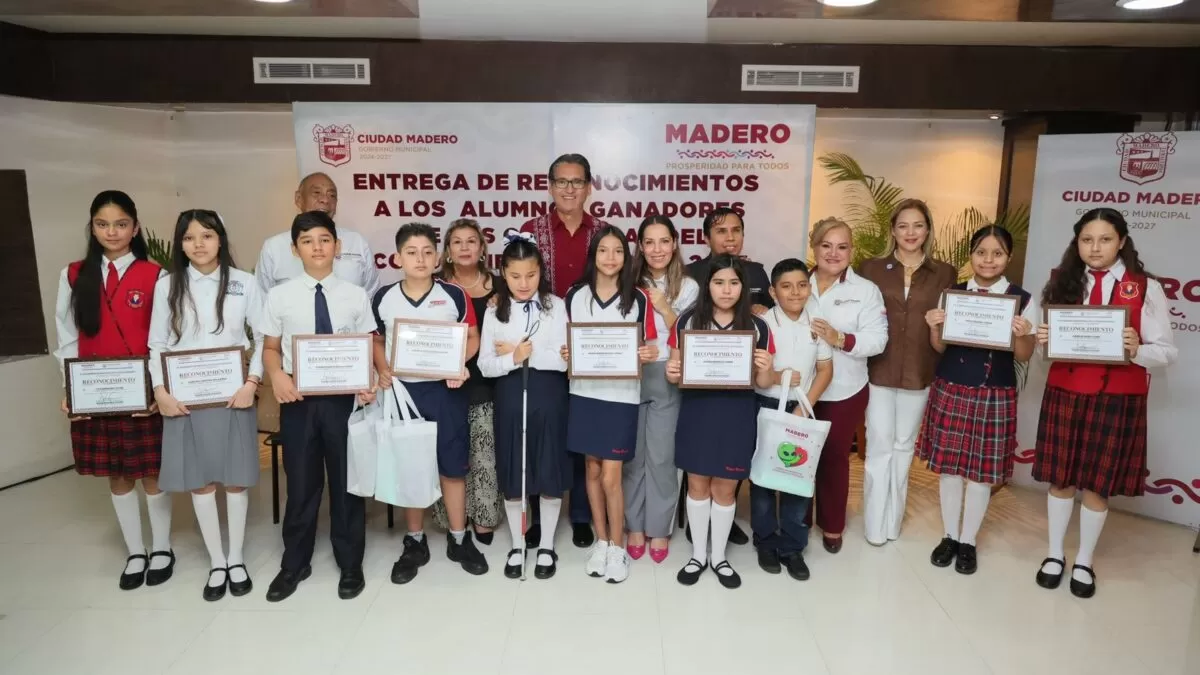 Reconocen Erasmo y Dunia a ganadores de la Olimpiada del Conocimiento Infantil 2025