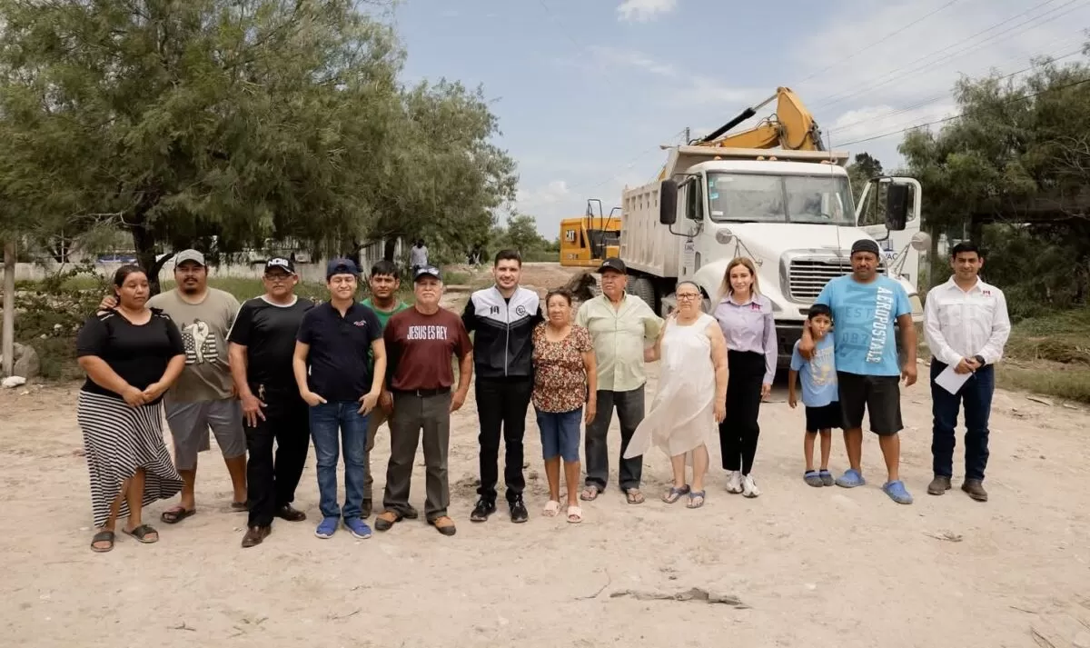 Alcalde Beto Granados supervisa obra de pavimentación en colonia Ebenezer