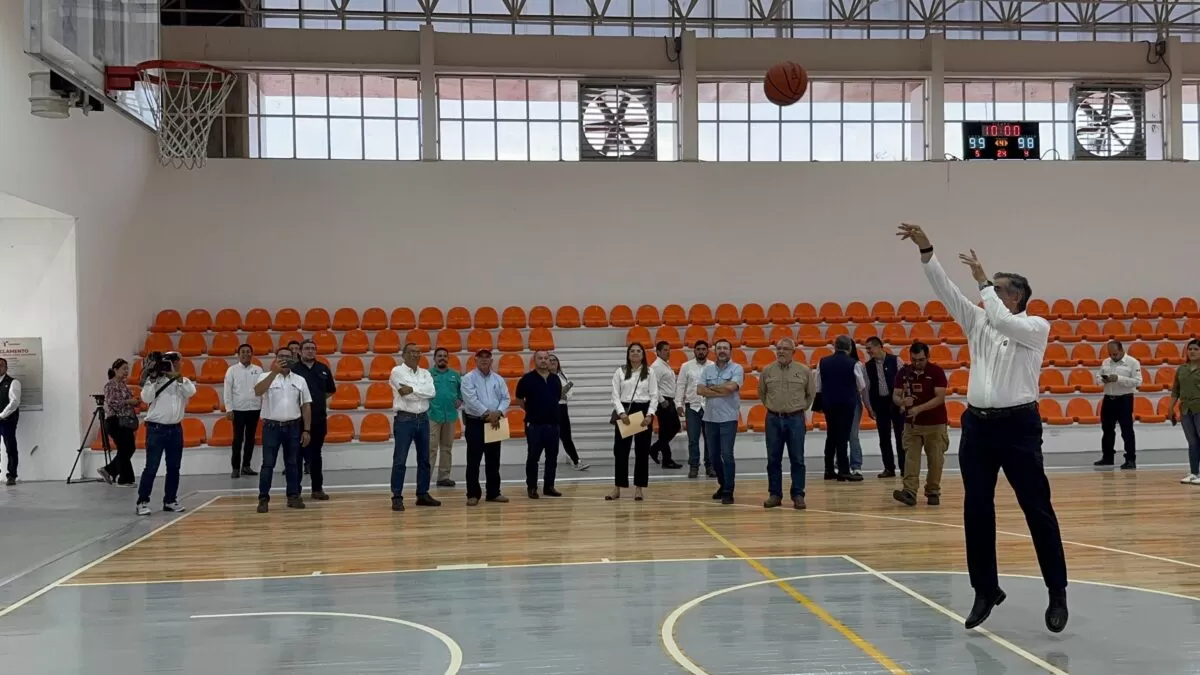 Supervisa Américo Villarreal obras de infraestructura deportiva
