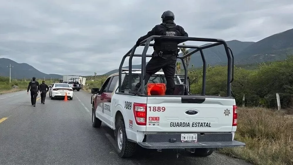 Persecución en Río Bravo termina con camioneta volcada y tres detenidos