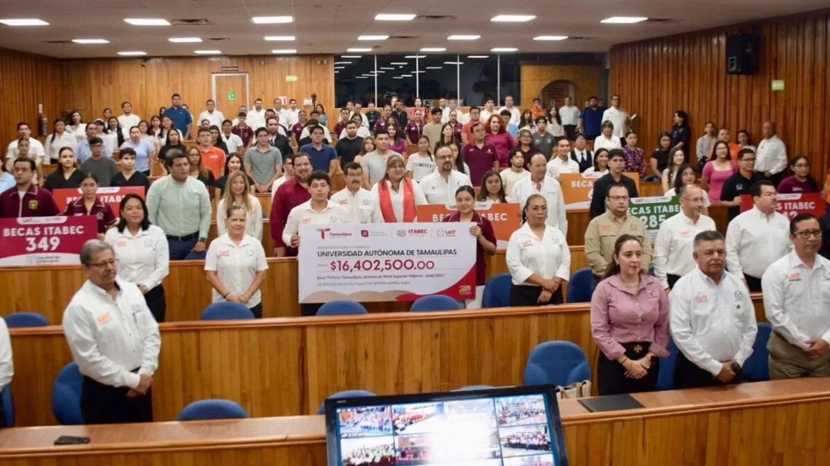 UAT y Gobierno de Tamaulipas entregan becas ITABEC a estudiantes del estado
