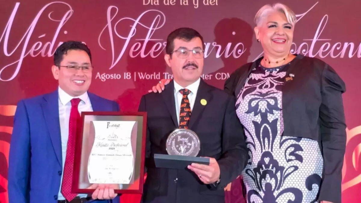 Recibe Dámaso Anaya Premio Nacional al Mérito Profesional 2025
