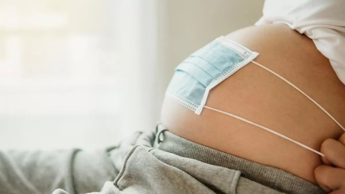 COVID en embarazo causa retrasos cerebrales en niños
