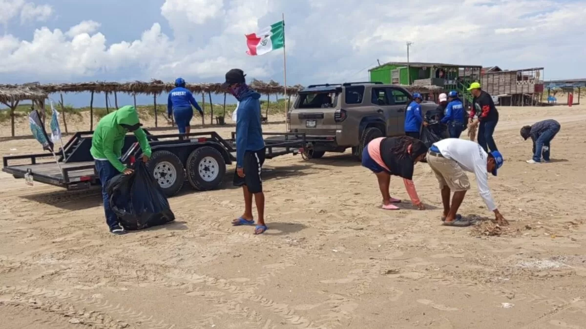 Playa Bagdad contaminada por basura que dejan los visitantes