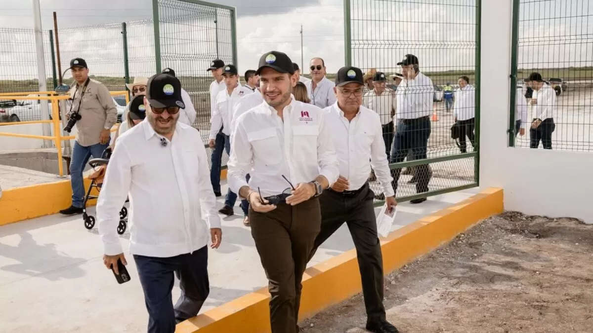 Beto Granados recorre planta de tratamiento con secretario de Recursos Hidráulicos