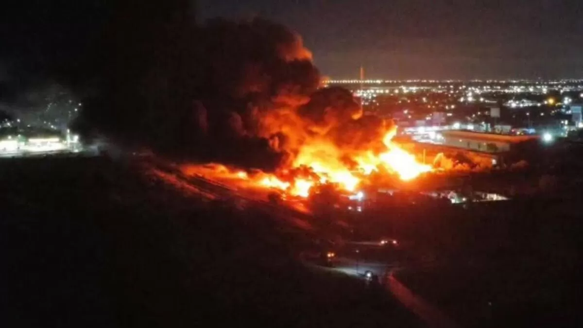 Explota pipa química y deja cerrada la carretera Reynosa – Monterrey