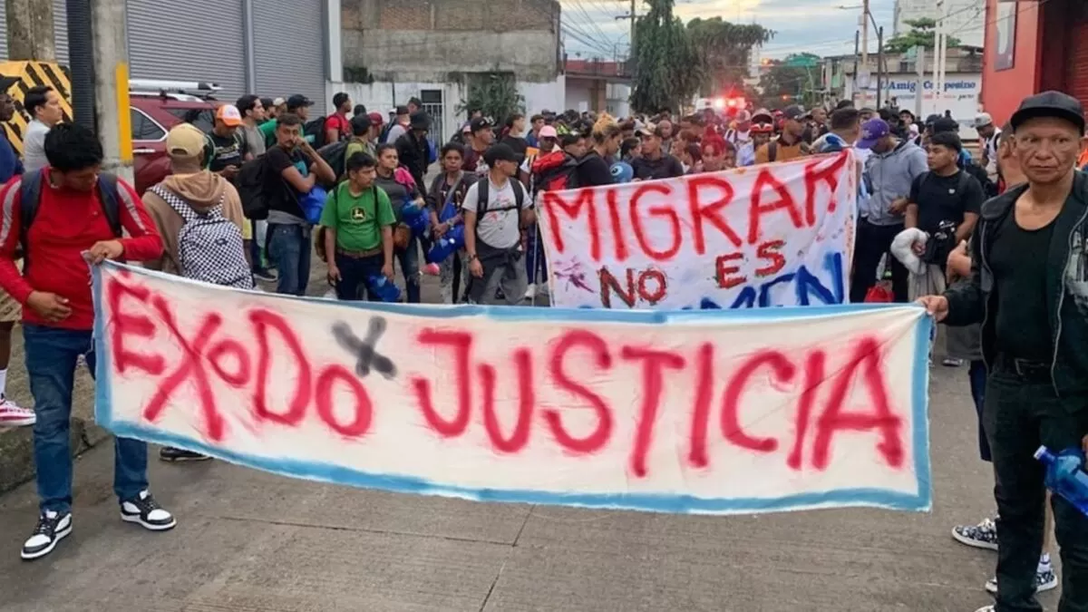 Caravana de 300 migrantes parte de Chiapas rumbo a CDMX
