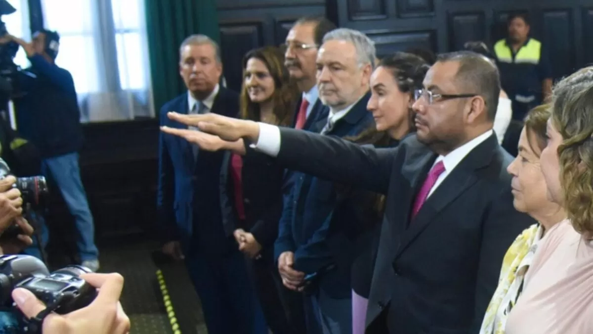 Omar Reyes Colmenares rinde protesta como titular de la UIF